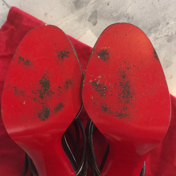 Christian Louboutin Zenobissima Block-Heel Sandal - Picture 15 of 16